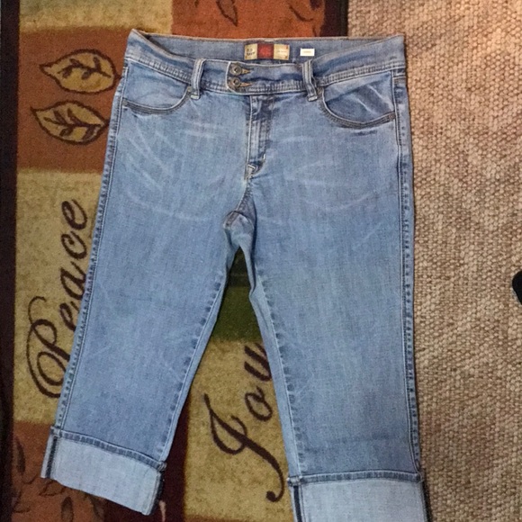 OLD NAVY cuffed capris, size 12.. - Picture 5 of 7